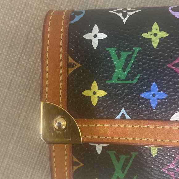 - Louis Vuitton Murakami case - Picture 13 of 14